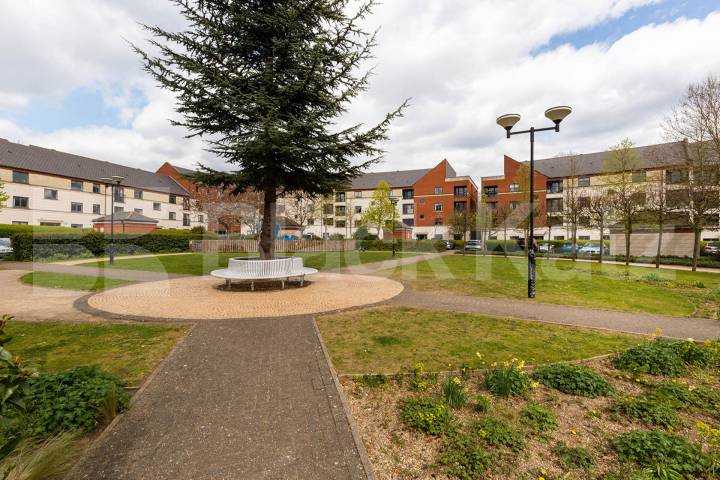 3 bed 2 bathroom property located within a gated developement in Holloway Tollington Way, Holloway